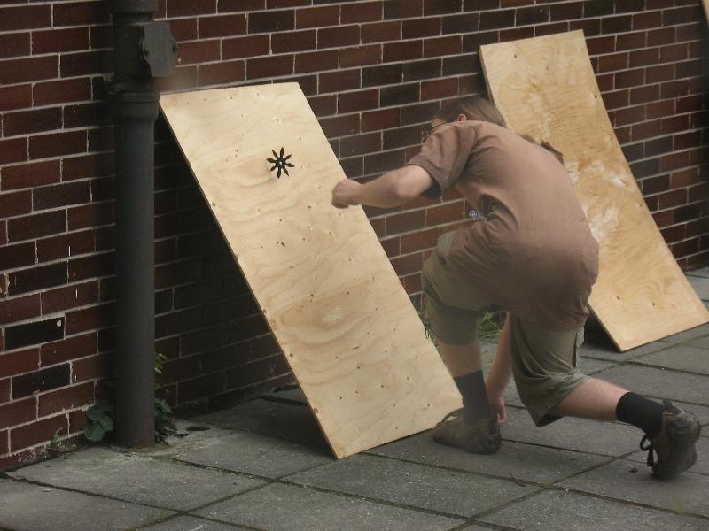 Advik 2008 (Albi): Rzut shuriken'em