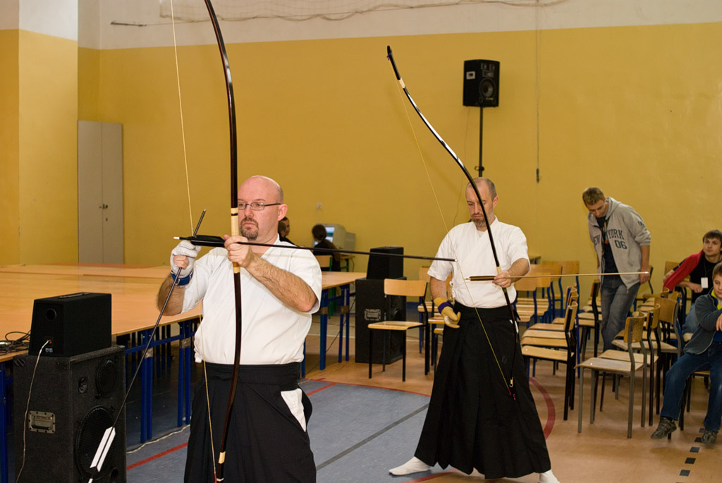 BAKA Y2K8 (XeN): Pokaz Kyudo