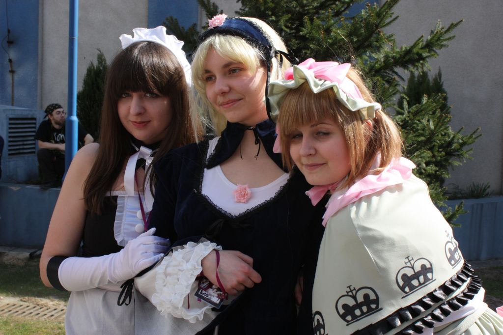 MAGNIFIcon VII - cosplay (Yen): Sesja na dworze: Bea jako (Anna Kurauchi - He is my master), Leo (Sougintou - Rozen Maiden), Elizabeth Middleford (Kuroshitsuji)