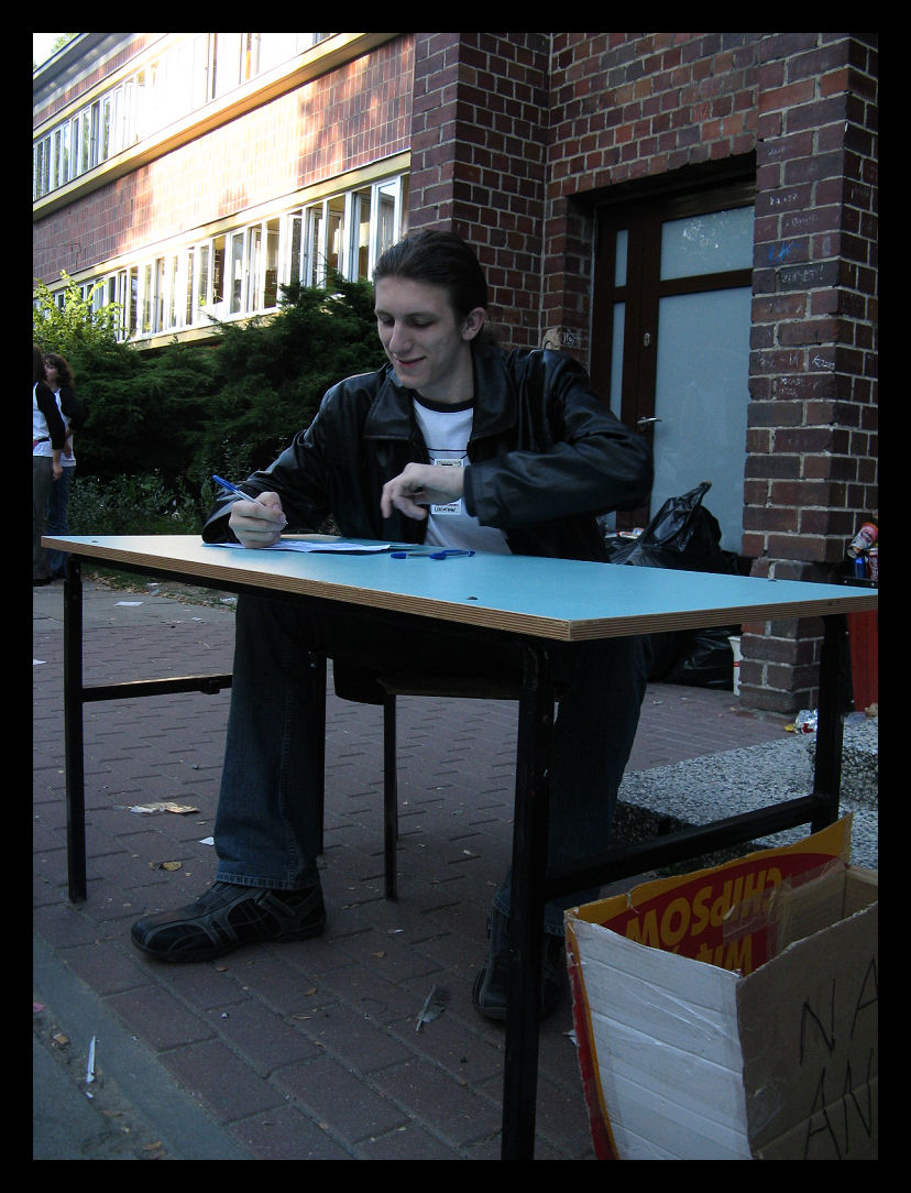 PierniCON 5 — cosplay (SQuall): Udaje, że czyta