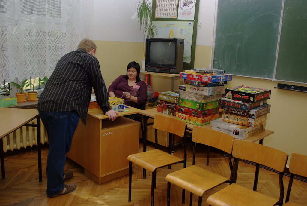 Nejiro (AvantaR): Games room ...