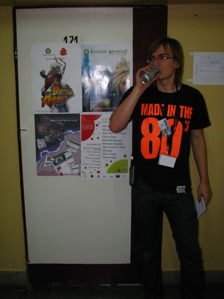Porytkon 3 i ⅓ — konsolówka (Maess): Porytkon_3 i 0.33_byMaess_0241