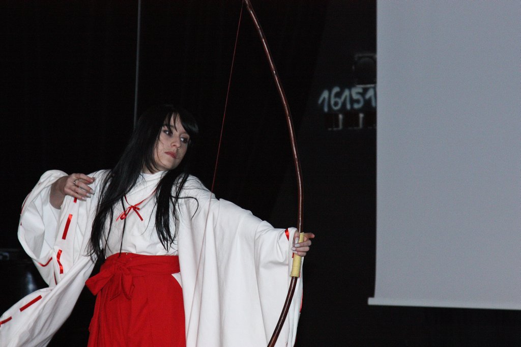 B-con — cosplay (Yen): 38