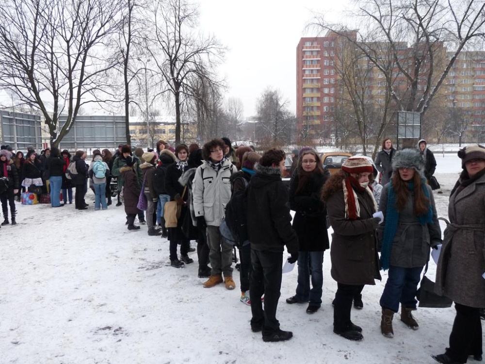 Otakon Zero (ruddy, Isia): ... i ciągnie...