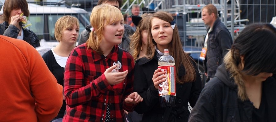 Cosplay Walk w Zielonej Górze (wielu autorów): Cola Original (nie)jest używką.