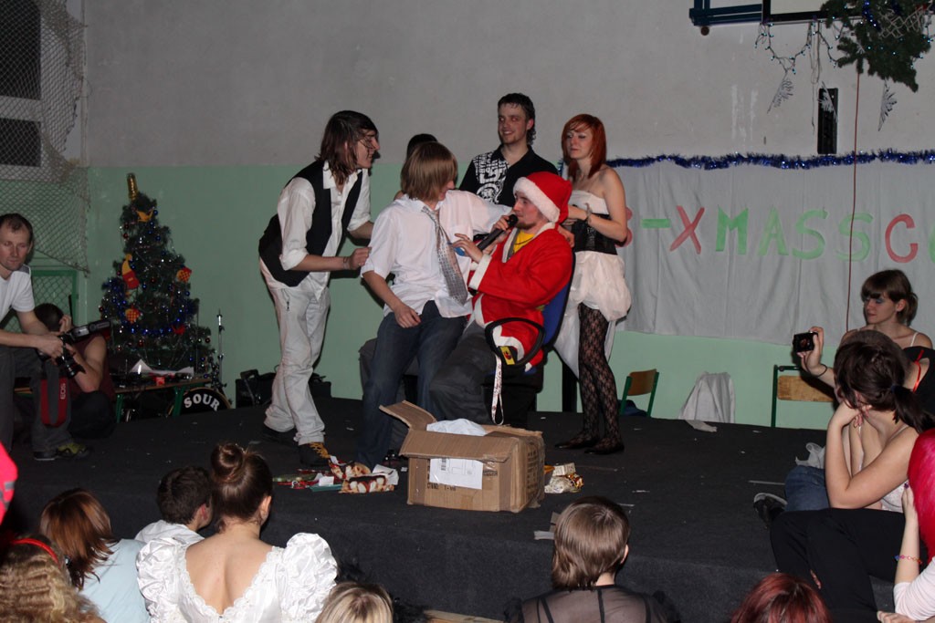 B-XmassCon (Exavius): 084